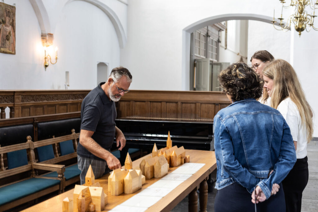 Rondleiding en overleg met beheerder (12)