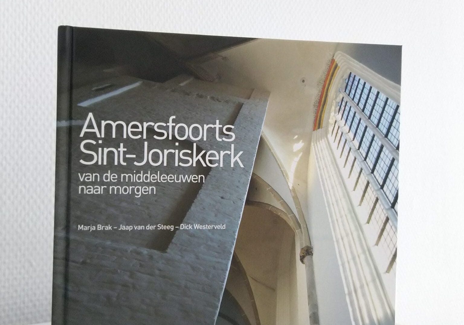 boek-foto-scaled-e1602058693773